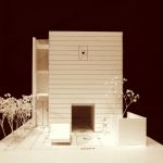 【本堂設計】 「シンプルでもデザインがよければ清楚にみえる」建築家岡田哲史先生のお言葉です。お寺に来られる方の気持ちを組み込んで随所に工夫を施した本堂をデザインしてくださいました。