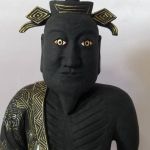 宝冠、襟元に帝釈天紋