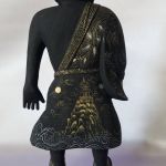 背面 須弥山と善見城と雲海
肩辺りに鳳凰 尾は千眼をあしらう